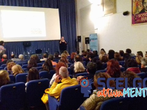 Prevenire le dipendenze dai social - 15/05/2019 Prevenire le dipendenze dai social - 15/05/2019